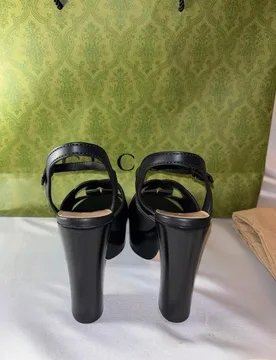 Black Leather GG Sandals - Gucci - FashionsVida