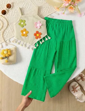 Set de 2 piezas para niñas con top de tirantes con decoración bordada 3D y bajo asimétrico, junto con pantalones largos informales - Shein - FashionsVida