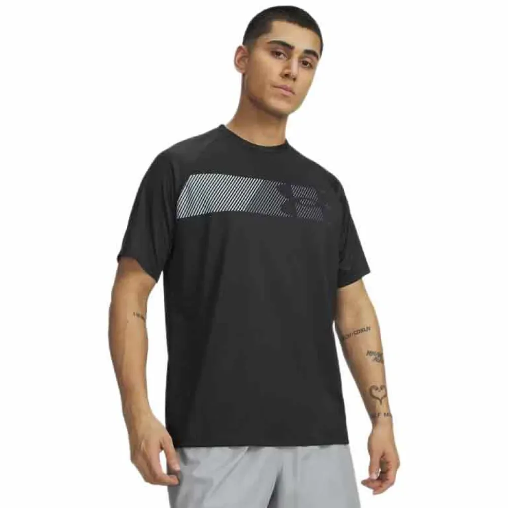 T-shirt à Manches Courtes Tech Graphic Black / Mod Gray M - Under armour - FashionsVida