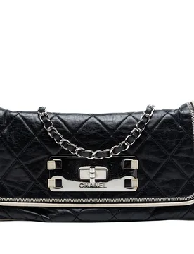 Quilted Lambskin Reissue East West Flap - Chanel - FashionsVida