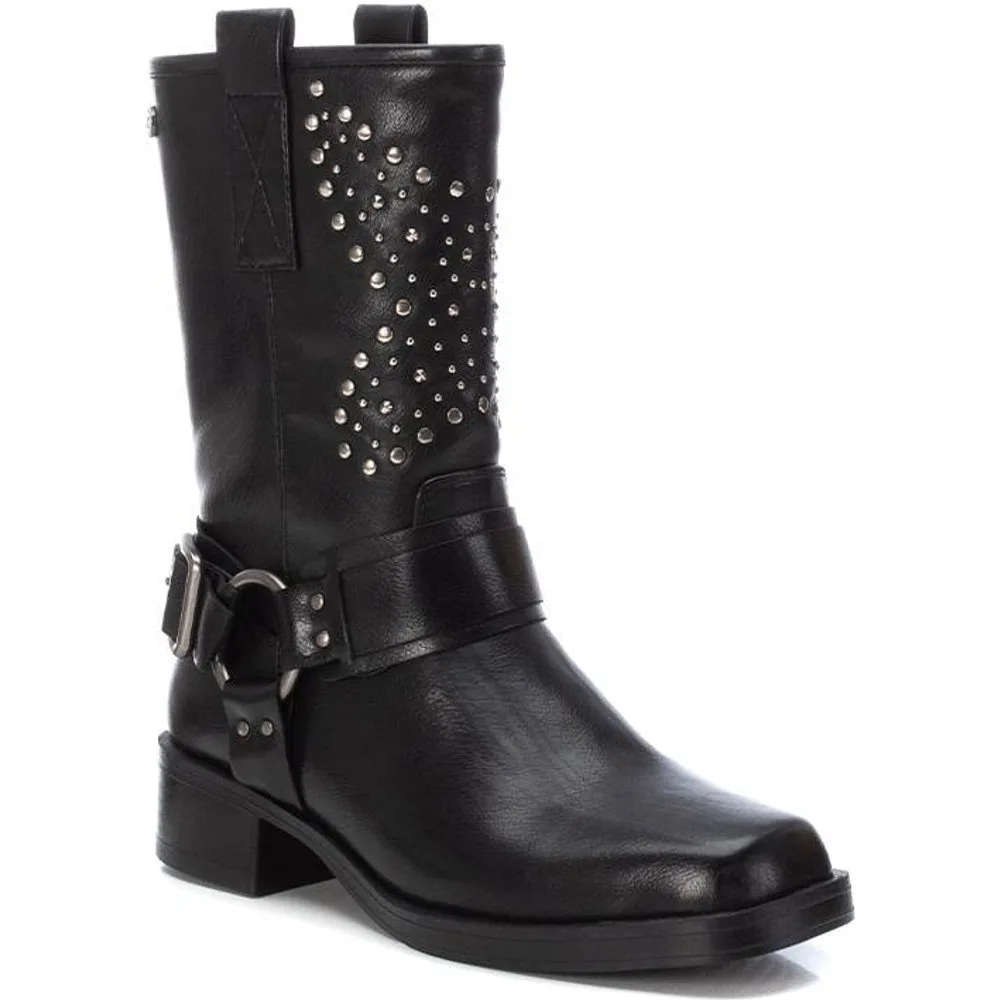 Botín de mujer motero con tachas - XTI - FashionsVida