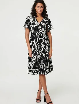 Women's Leaf Print Tie Waist Knee Length Dress in Black Size: 10 - Black - Size: 10 - Izabel London - FashionsVida