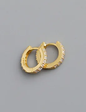 Un par de pendientes de botón de plata de ley 925 con pequeños incrustados como regalo para mujeres - Shein - FashionsVida