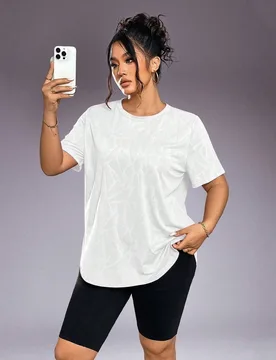 Pieza Camiseta deportiva casual de talla grande para mujer, cuello redondo con bajo curvo, blanco verano - Shein - FashionsVida