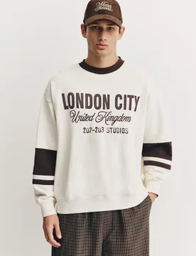 London City Graphic Sweatshirt (Size: ) - Pull&bear - FashionsVida