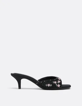 Sandalen mit Absatz und Perlen SCHWARZ 40 - Stradivarius - FashionsVida