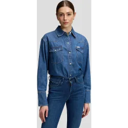 Camisa vaquera de mujer con canesús en punta y bolsillos con solapa