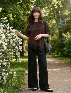 Blusa in cotone con finitura in pizzo e orlo asimmetrico - marrone