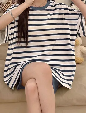 Piezas Conjunto casual de mujer, primavera/verano, camisa de rayas con hombros caídos y shorts, ropa de estar en casa cómoda, adecuada para pijama d - Shein - FashionsVida
