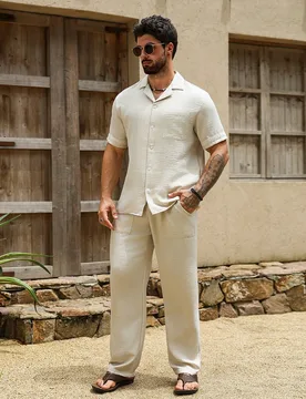 Camisa de manga corta de tela de sarga fina cómoda para hombres y pantalones largos con cintura elástica con cordón, camisa con puños con ribete d - Shein - FashionsVida