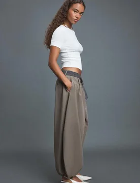 Pumphose mit Bindegürtel Braun 38 - Stradivarius - FashionsVida