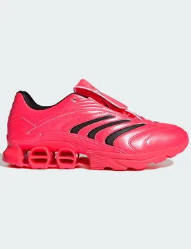 Scarpe Predator Megaride Mercedes 41 1/3 Turbo / Core Black / Silver Metallic - Adidas - FashionsVida