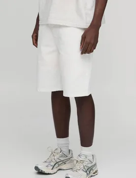 Herren Basic Entspannt Geschnittene Denim-Shorts White Größe 32 - boohooMAN - FashionsVida