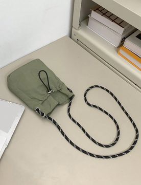 Bolso bandolera pequeño minimalista y de unicolor, bolso de hombro de nailon resistente al agua casual y de uso diario, bolso de viaje, vacaciones, a