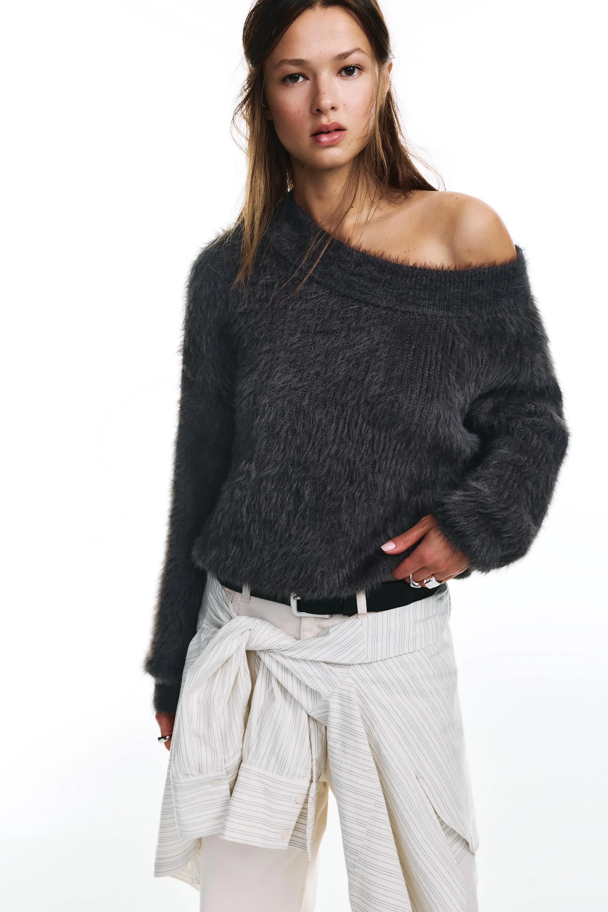 Asymmetric Faux Fur Sweater (Size: ) - Pull&bear - FashionsVida