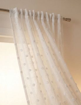 Tenda con nastro e motivo a pois - bianco