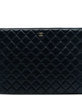 Large Quilted Lambskin O Case Clutch - Chanel - FashionsVida