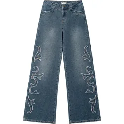 Pantalón vaquero recto con remaches de mujer