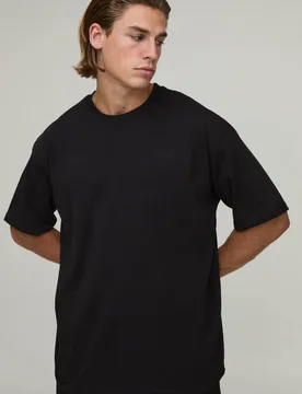 Herren Basic Oversized Rundhals T-Shirt Black Größe Small - boohooMAN - FashionsVida