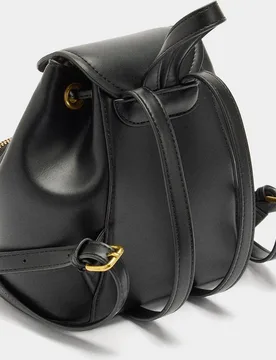 Mochila de mujer con varios bolsillos y cierre de cordón en liso - Parfois - FashionsVida