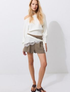 Asymmetrischer Strickpullover mit Rippsaum Ecru XL