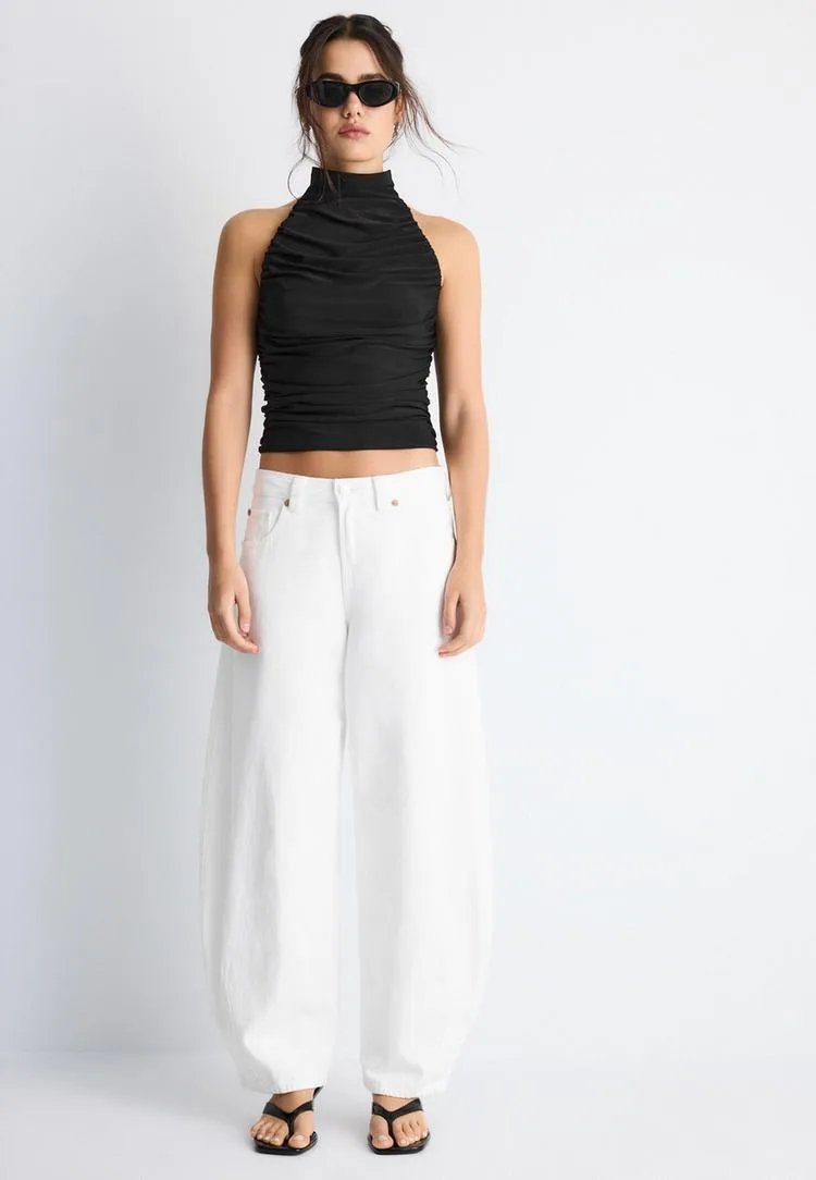 Neckholder-Top mit Raffungen Schwarz M - Stradivarius - FashionsVida