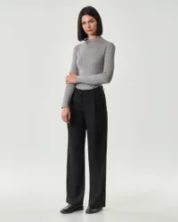 Pantaloni neri in tela di misto viscosa con pinces in vita