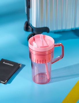 Tazza con coperchio e cannuccia - rosa