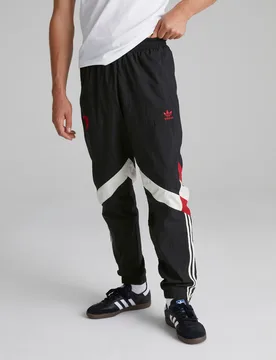 Manchester United Originals Tracksuit Bottoms M - Adidas - FashionsVida