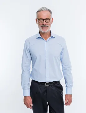 Camisa algodón de hombre soft slim liso en azul - Wickett Jones - FashionsVida
