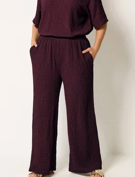Women's Bubble Textured Wide Leg Trousers in Burgundy Size: 16 - Burgundy - Size: 16 - Yours - FashionsVida