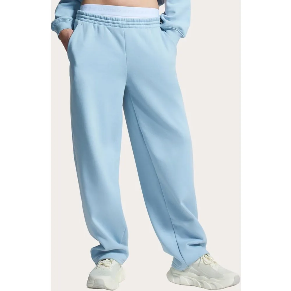 Pantalón de mujer UA Icon Fleece Barrel Pant - Under Armour - FashionsVida