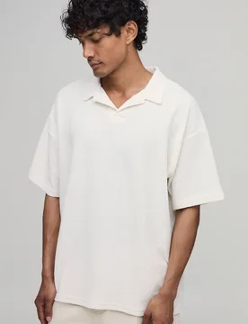 Herren Übergroßes Reverskragen Strukturiertes Poloshirt Ecru Größe Medium - boohooMAN - FashionsVida