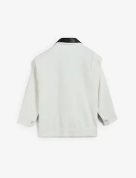 Cazadora vaquera de mujer con bolsillos parche y cuello efecto piel a contraste - Scalpers - FashionsVida