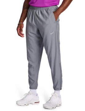 Challenger Uomo - Pantaloni Grigio - Taglia L - Poly Woven L - Nike - FashionsVida