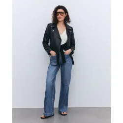 Biker de mujer de piel con solapa