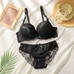 Conjunto de sujetador con aros y pantaletas de encaje sexy para mujer