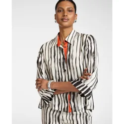 Camisa de mujer de raso de viscosa a rayas ajuste regular mangas de tres cuartos con dobladillo