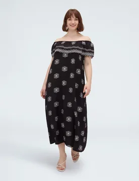 Vestido chill off-shoulder en viscosa amplio volante bordado con motivos geométricos que enmarca el escote - Fiorella Rubino - FashionsVida