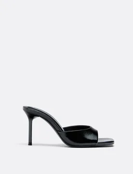 Mules mit Absatz SCHWARZ 36 - Stradivarius - FashionsVida