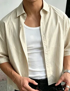 Camisa de manga corta con rayas verticales vintage para hombre, camisa ligera y transpirable de corte holgado con botones para primavera/verano, camis - Shein - FashionsVida