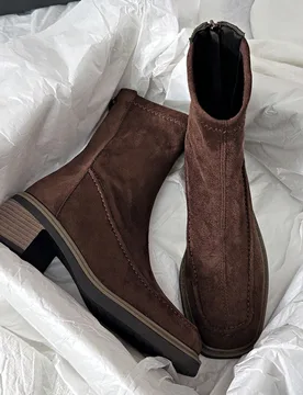 Botas de tobillo Chelsea planas y retro para mujer, de tacón bajo, versátiles, con cremallera en la parte trasera, para primavera/otoño - Shein - FashionsVida