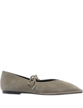 Square-Toe Leather Flat with V-Shaped Vamp & Instep Bow