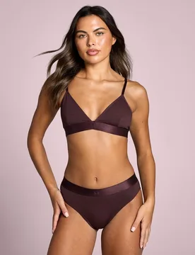 Sujetador deportivo de cuello en V para mujer de MP - Caramelo - S - MyProtein - FashionsVida