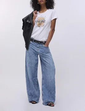 T-shirt bianca Liu Jo a maniche corte con stampa a fiori foulard e strass - Liujo - FashionsVida
