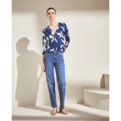 Camiseta de mujer con flores y manga larga