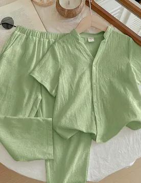 Piezas Ropa de niño LMoss Camisa de manga corta con diseño de cuello en V pequeño y pantalones cómodos, adecuado para ocio en casa, actividades al - Shein - FashionsVida