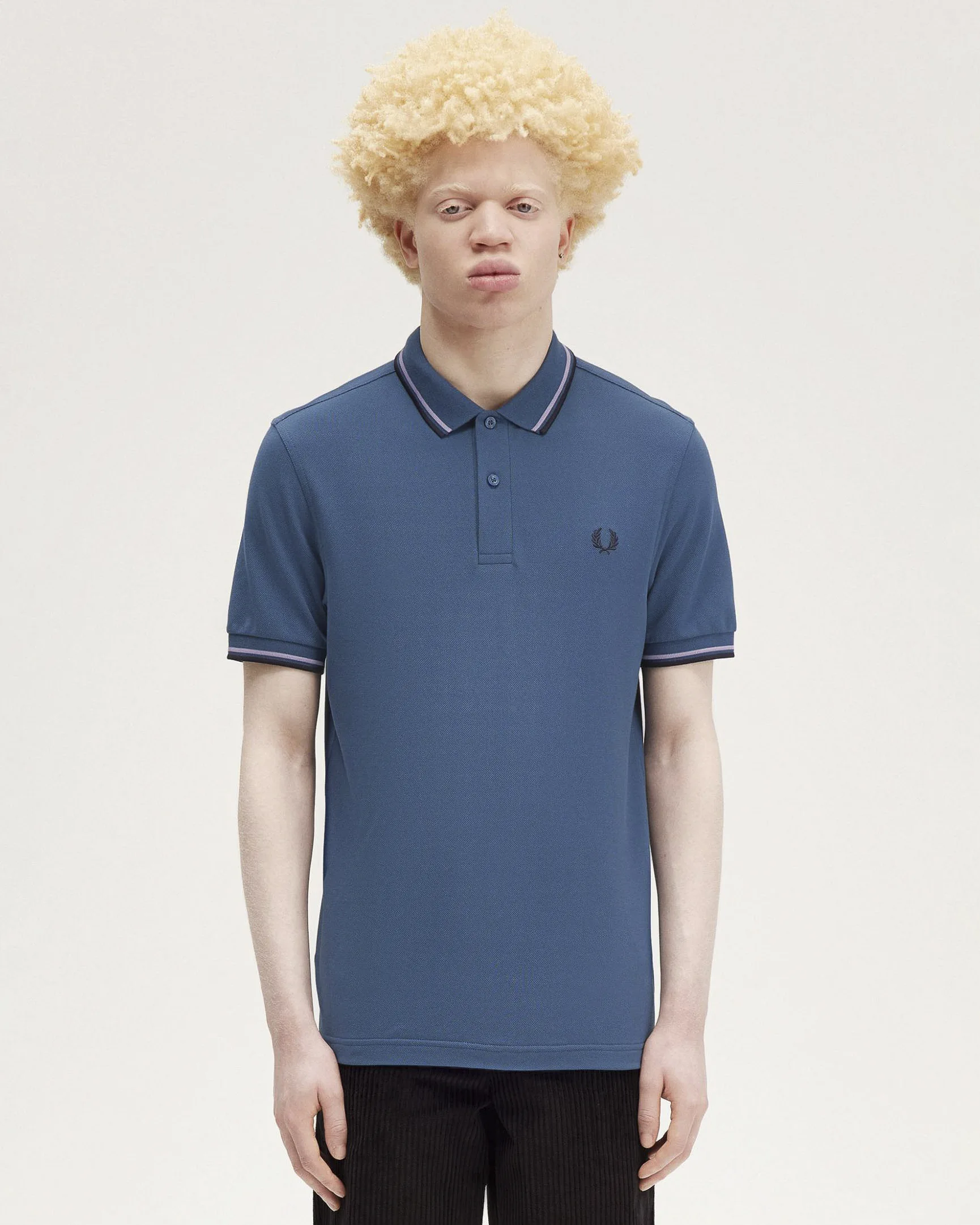 Polo indaco mezza manica con bordino blu e lilla - Fred perry - FashionsVida