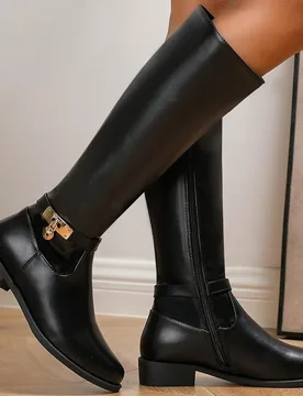 Falda a juego de moda, botas por encima de la rodilla de mujer de moda en color negro con un solo hebilla, decoración metálica, cierre con cremaller - Shein - FashionsVida