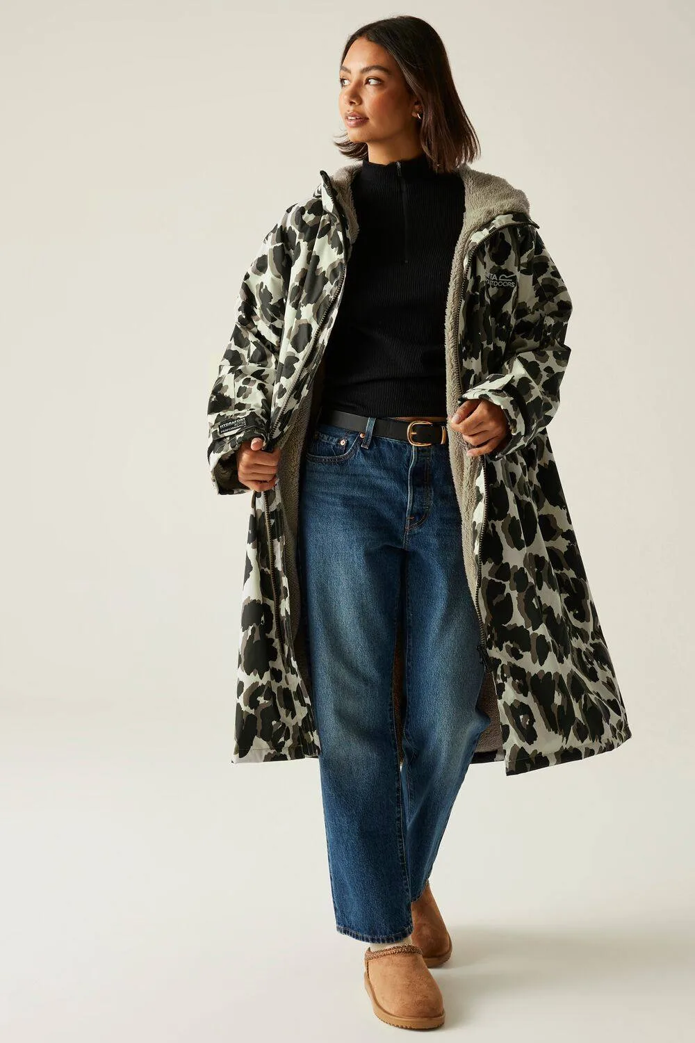 Unisex Adult Waterproof Changing Robe Size: Small/Medium - Multicolor - Size: S/M - Regatta - FashionsVida